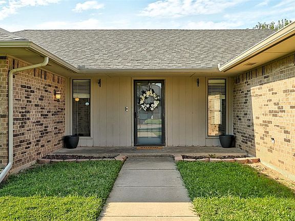 3rd image of 10116 Dover Dr