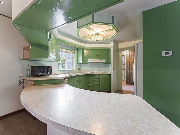 3rd image of 1600 Rhododendron Dr Space 415