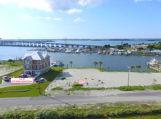 210 Radio Island Rd, Beaufort, NC 28516