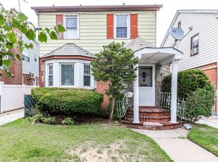 8965 221st St, Queens Village, NY 11427