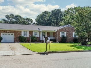15 Trottwood Dr, Poquoson, VA 23662