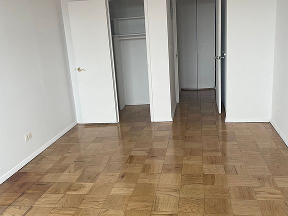 3rd image of 200 E 72nd St APT 34M