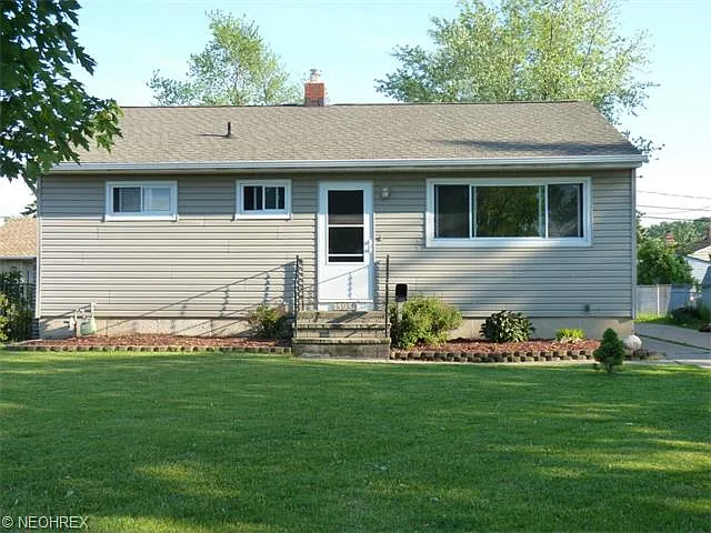 15951 Richard Dr photo 1