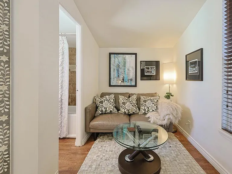 205.5 C Ave — Photo 14