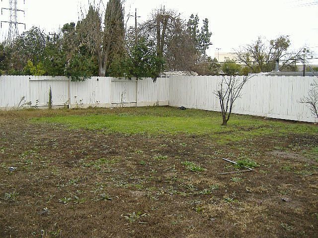 2nd image of 2009 Middleberry Rd