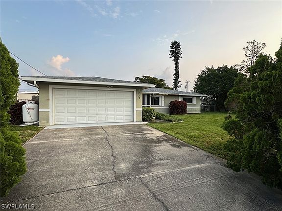 3rd image of 1033 NE Pine Island Ln