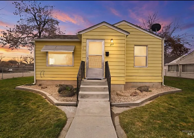 303 W Hazel St #303 — Photo 1