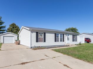 4620 Autumn Ridge Dr, Columbus, IN 47203