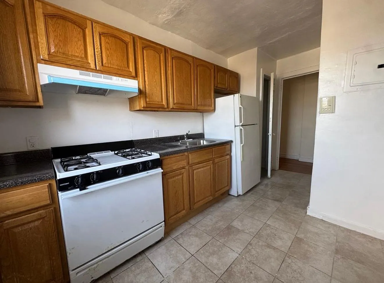 1 bed, 900 sqft, $1,925 — Photo 2