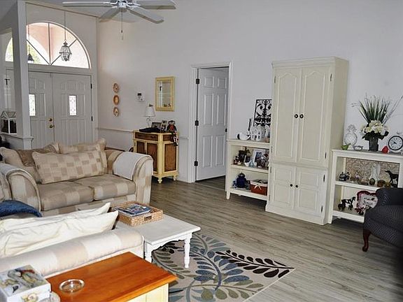 5th image of 1 Broadmoor Ln