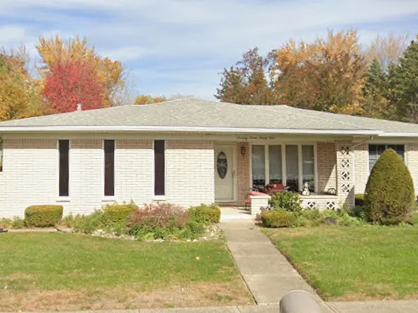 7794 S Royal Ct, Canton, MI 48187