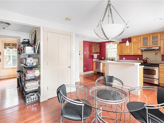 4th image of 376 Woodruff Ave
