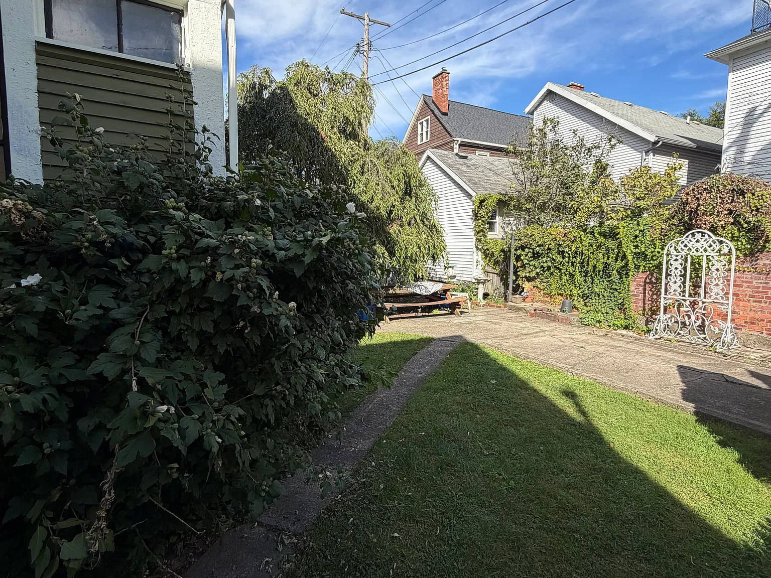 3 bed, 1300 sqft, $1,800 — Photo 2