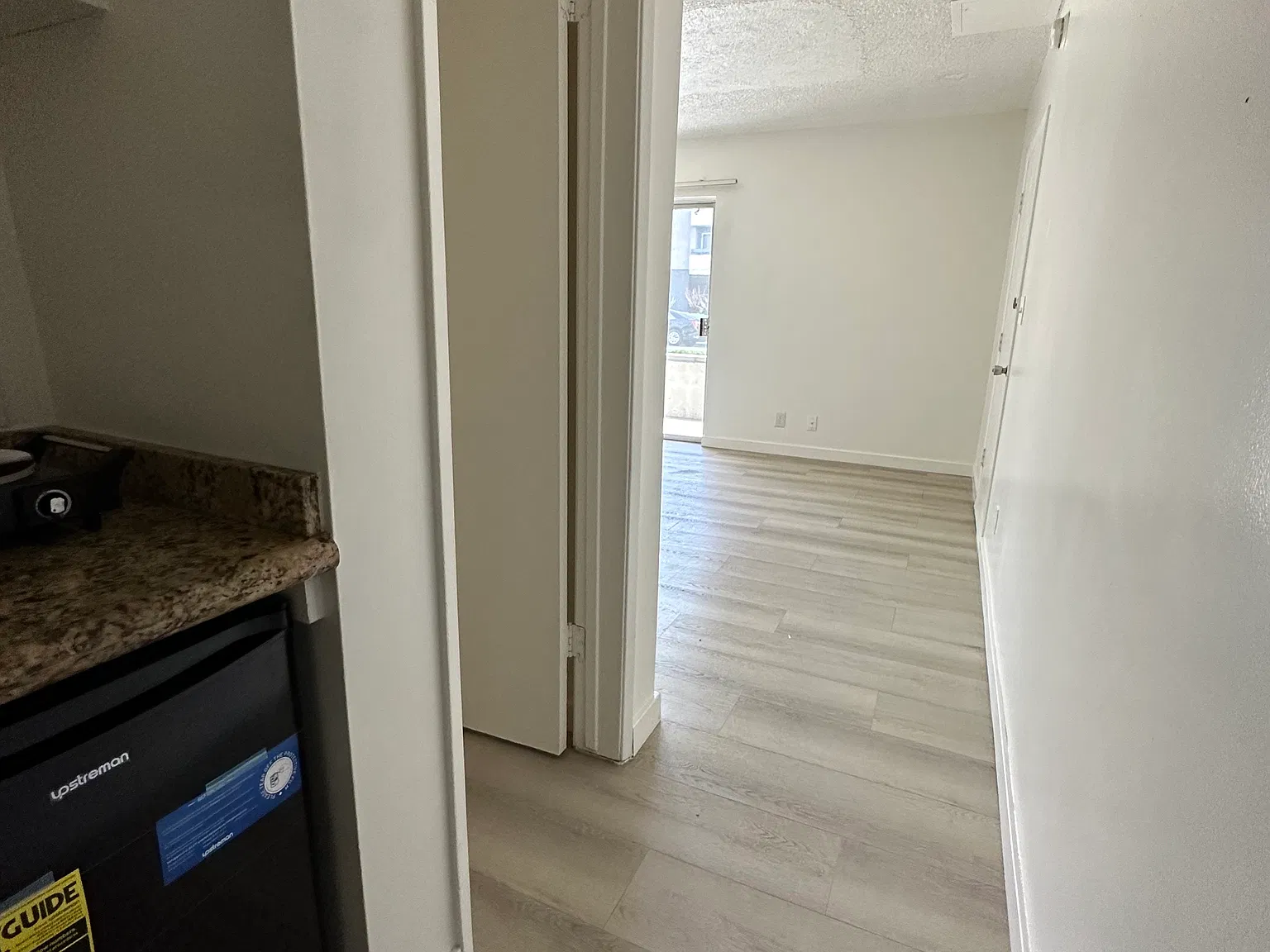 Studio, 300 sqft, $1,600 — Photo 4