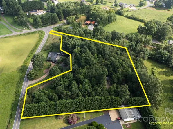 893 Old State Highway 20, Alexander, NC 28701