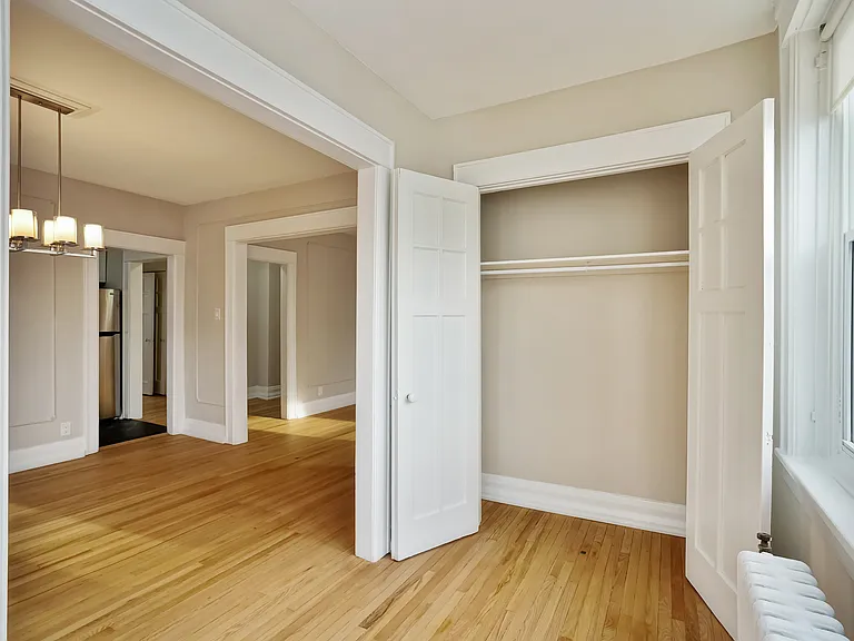 407 Elgin St — Photo 6