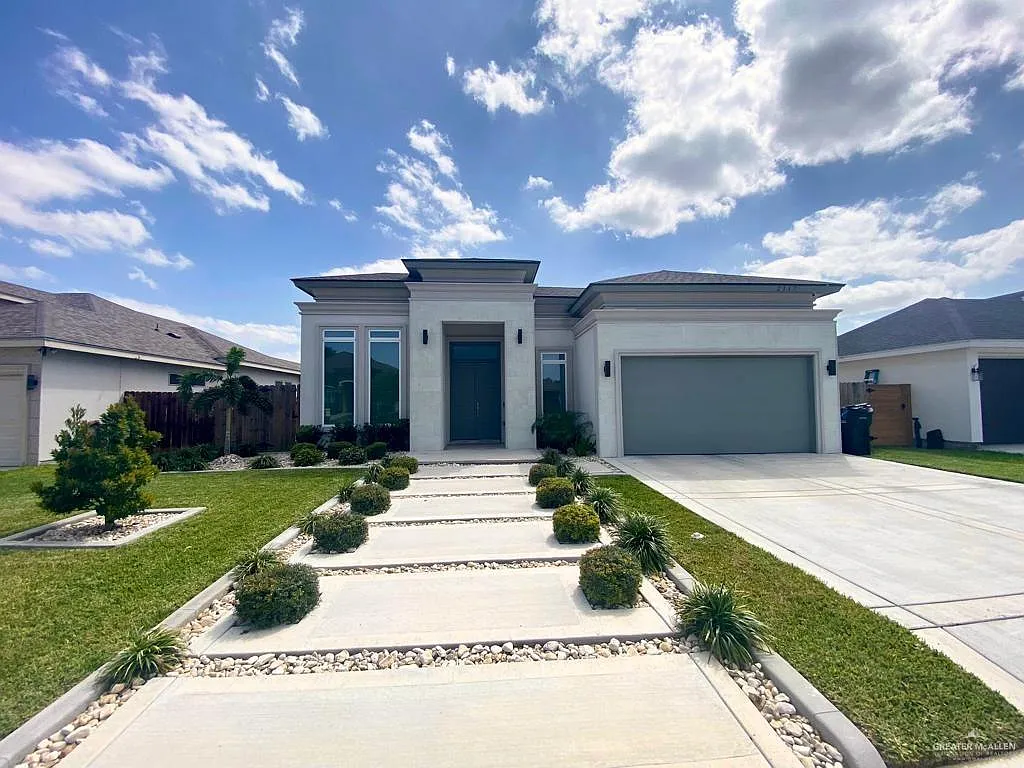 3 bed, 2.0 bath, 1824 sqft, $2,300 — Photo 1