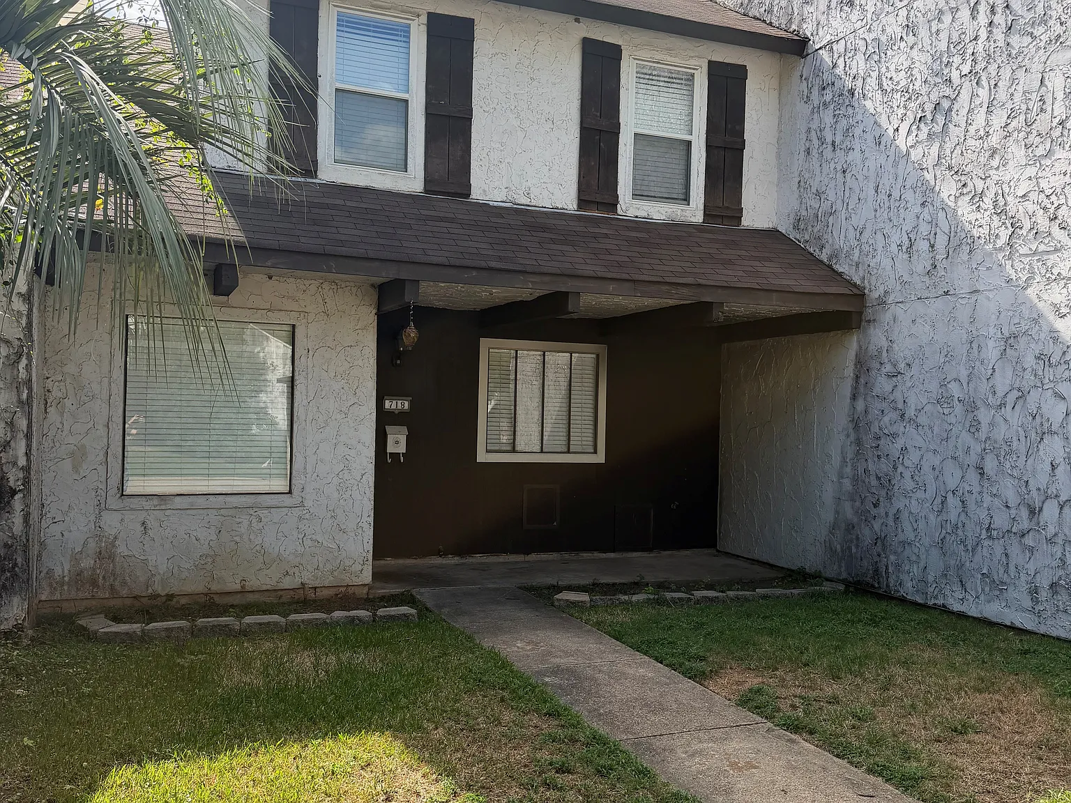 2 bed, 1.5 bath, 1200 sqft, $1,200 — Photo 1
