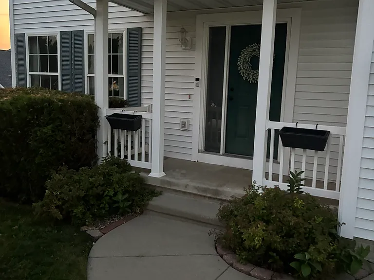 3075 Oxford St — Photo 5