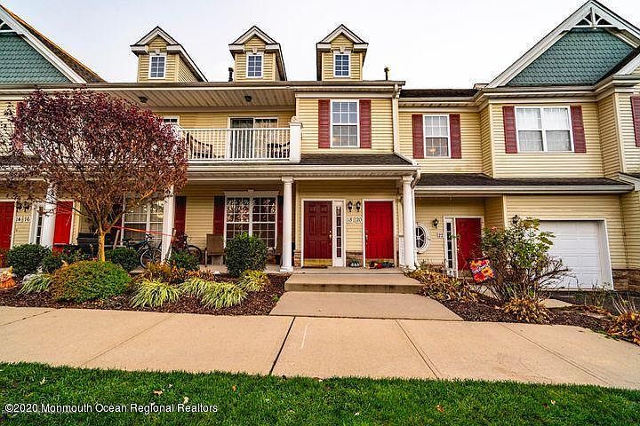 1st image of 18 Oxford Ct