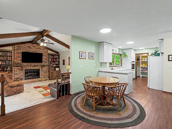 4th image of 3225 Southwood Ct