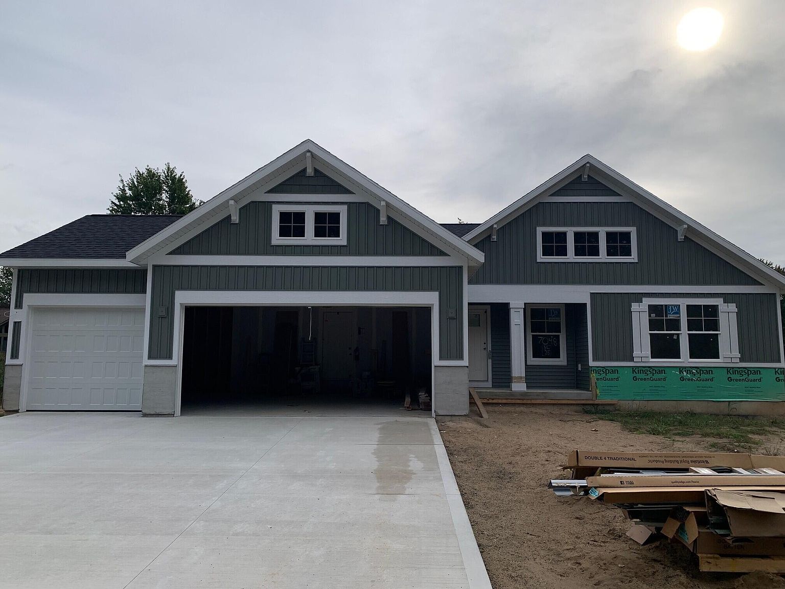7048 Pinehurst Dr NE — Silver Lake Country Club