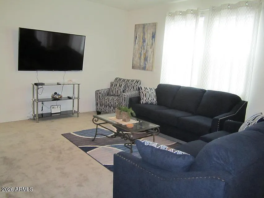 3 bed, 2.5 bath, 1939 sqft, $1,800 — Photo 2