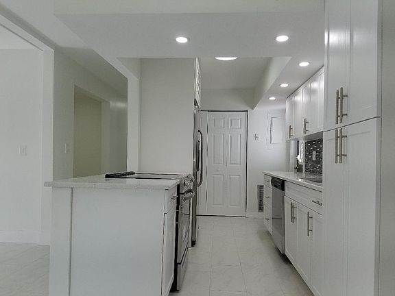 4th image of 8007 NW 75th Ave