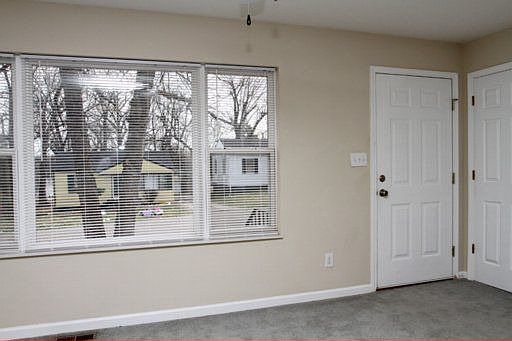 5th image of 2747 Jefferson Ave