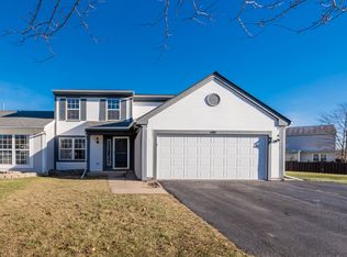 968 Saddle Ln, Round Lake Beach, IL