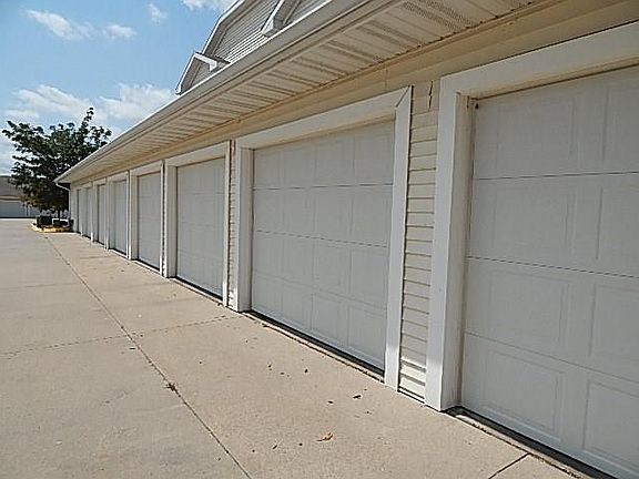 3rd image of 10325 Providence Dr Unit 107
