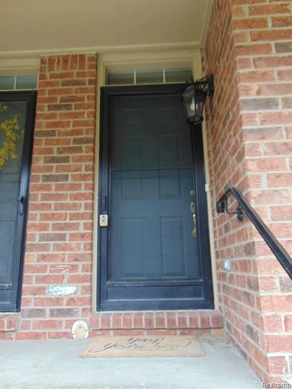 3 bed, 2.0 bath, 1641 sqft, $2,400 — Photo 4