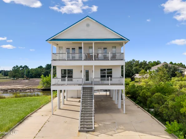 4011 S Nassau St, Bay Saint Louis, MS 39520