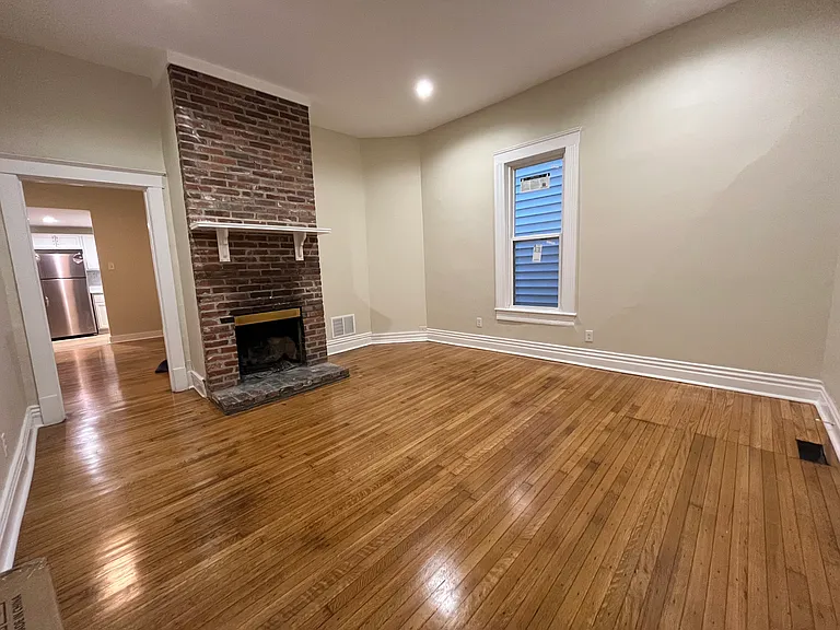 114 S Bayly Ave #1 — Photo 2