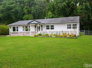 45 Stockton Rd S, Kendall Park, NJ 08824