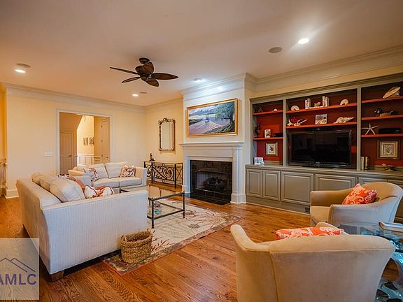 4th image of 2 Paddington Cir