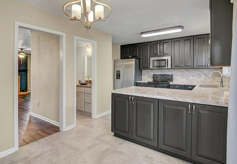 951 Sunmeadow Dr — Photo 9