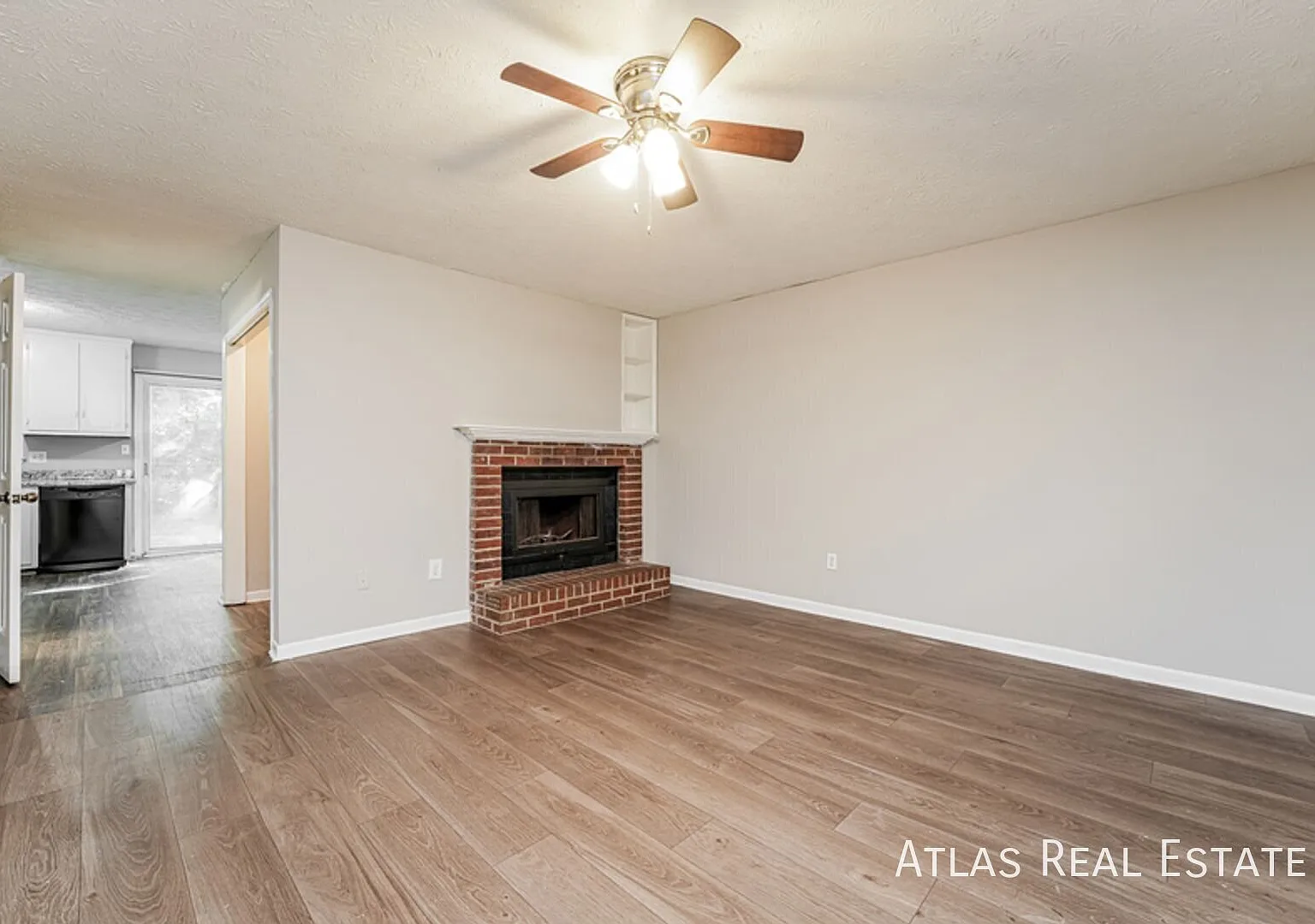 2 Bedrooms with 1.5 Bathrooms- Affordable townhomes (both gas and electric) perfect for your new ... — Photo 2