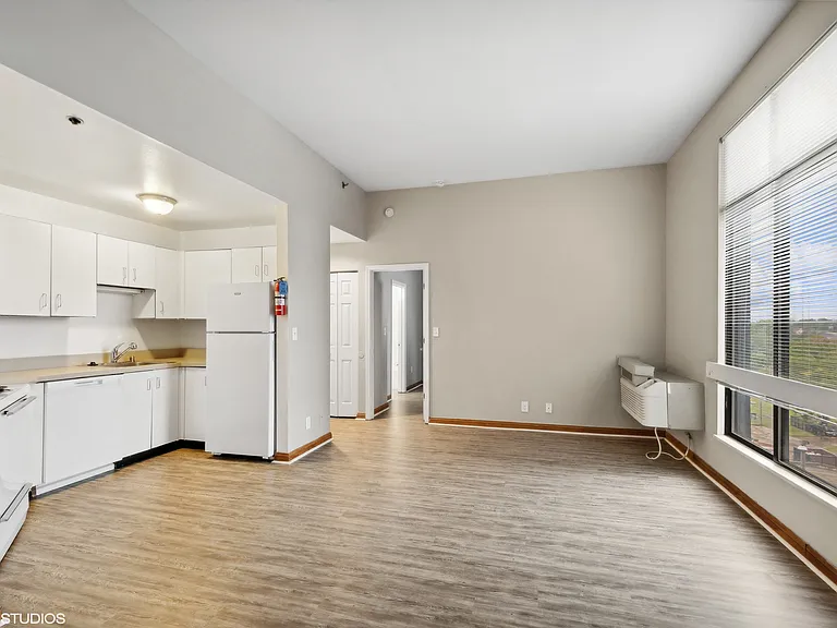 Delmar Loop Apartments — Photo 6
