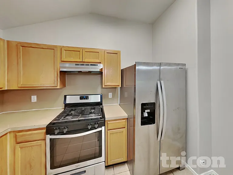 1403 Glens Ferry Ln — Photo 5