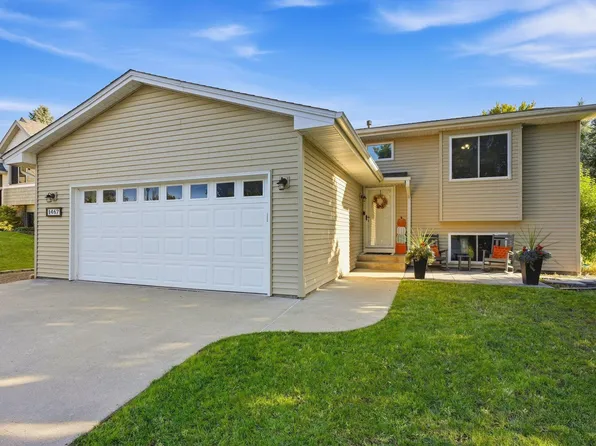 1467 Mallard Pl, Waconia, MN 55387