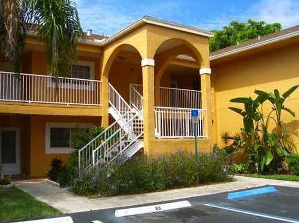 441 SE 10th St #104D, Dania Beach, FL 33004