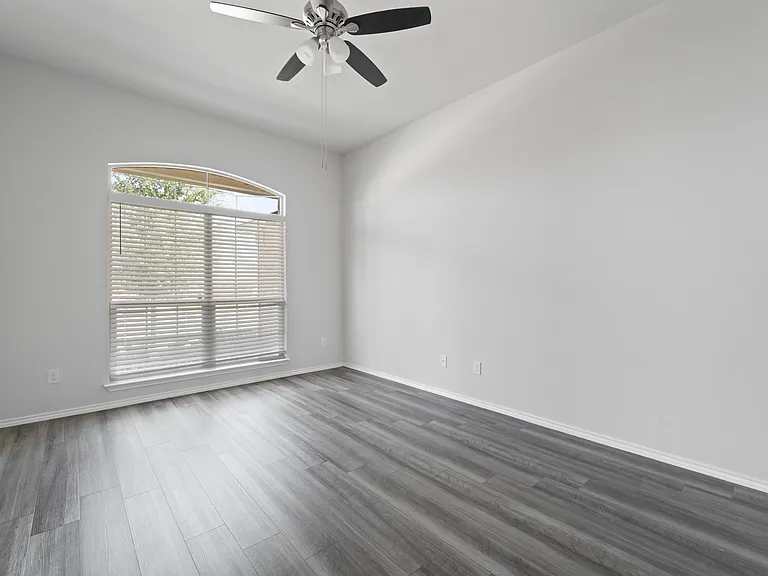 2405 Freddie L. Nichols Sr. Dr — Photo 12