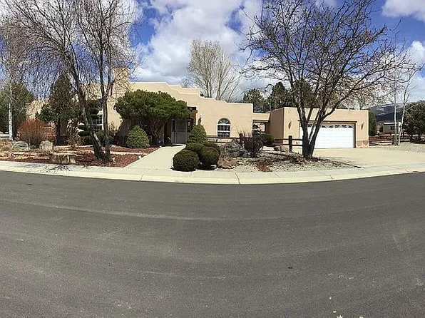 343 Sierra Vista Ln, Taos, NM 87571