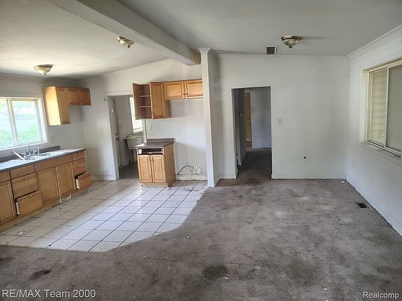 5th image of 20890 Ridgemont Rd