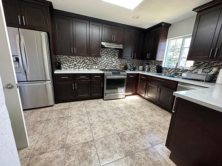 501 Bradley Ave — Photo 9
