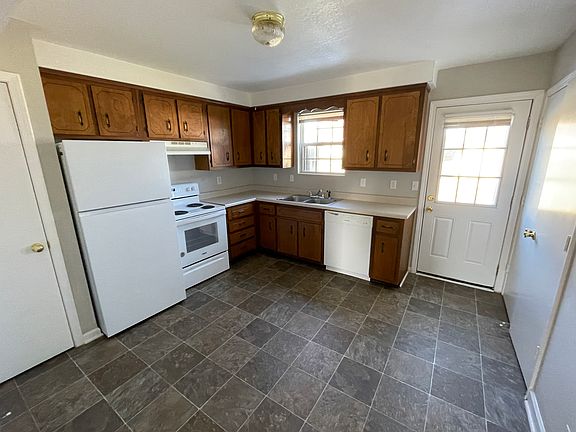 5th image of 361 Peabody Dr APT 3