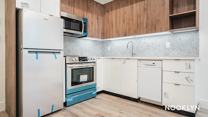 Rented by Nooklyn NYC LLC | media 18