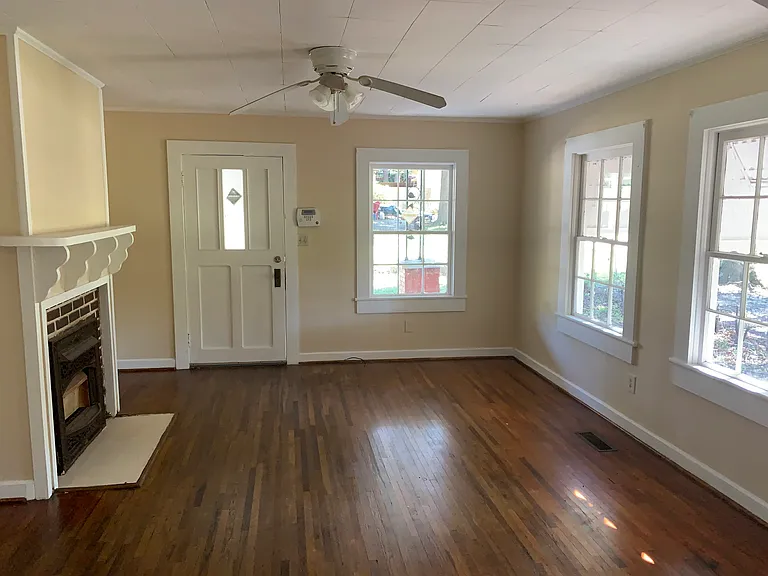 5727 Sanford Ave — Photo 2