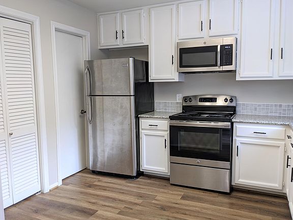 4th image of 11711 Memorial Dr APT 403